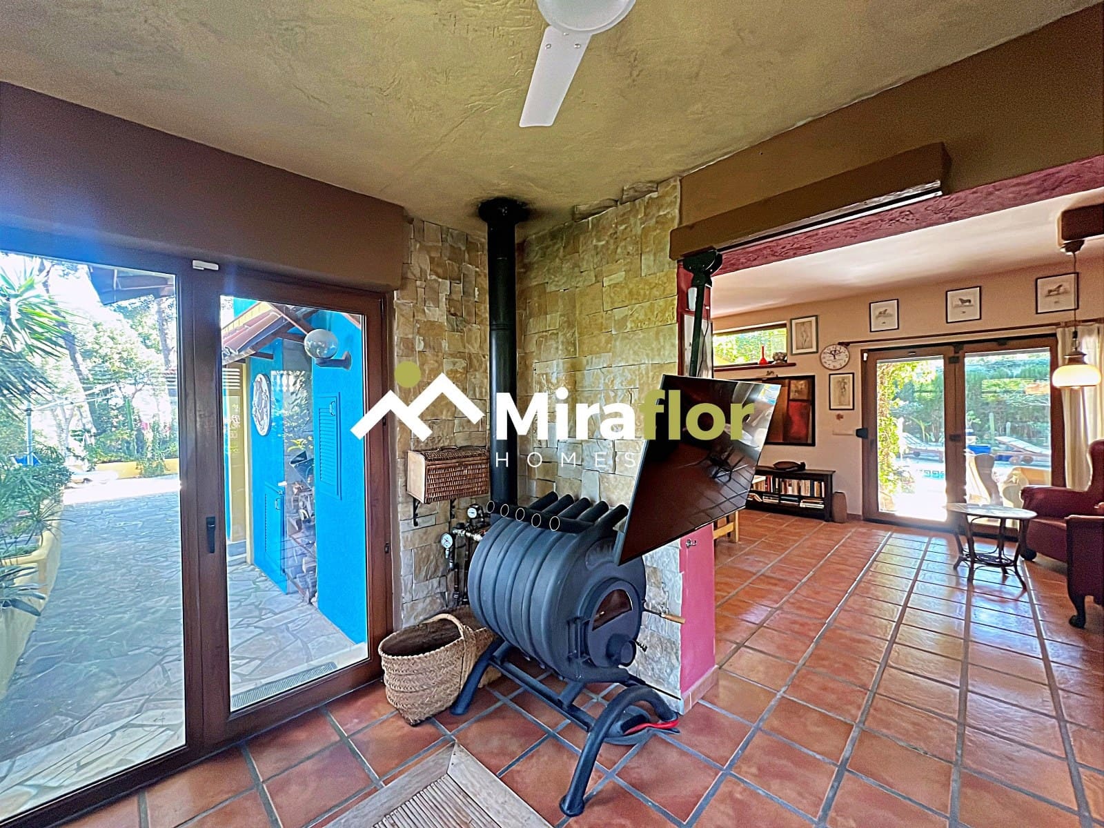 4 Zimmer Villa zu verkaufen in Denia mit Pool - 619.000 € (Ref: 8867491)