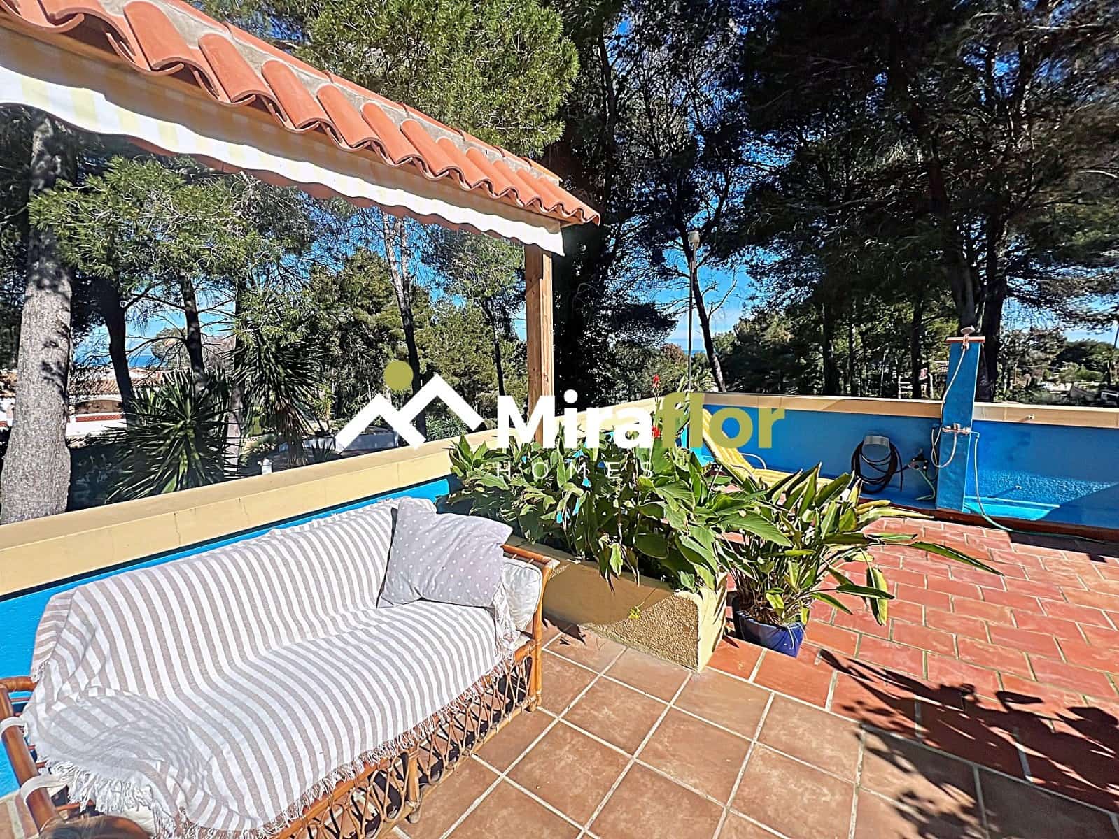 4 Zimmer Villa zu verkaufen in Denia mit Pool - 619.000 € (Ref: 8867491)