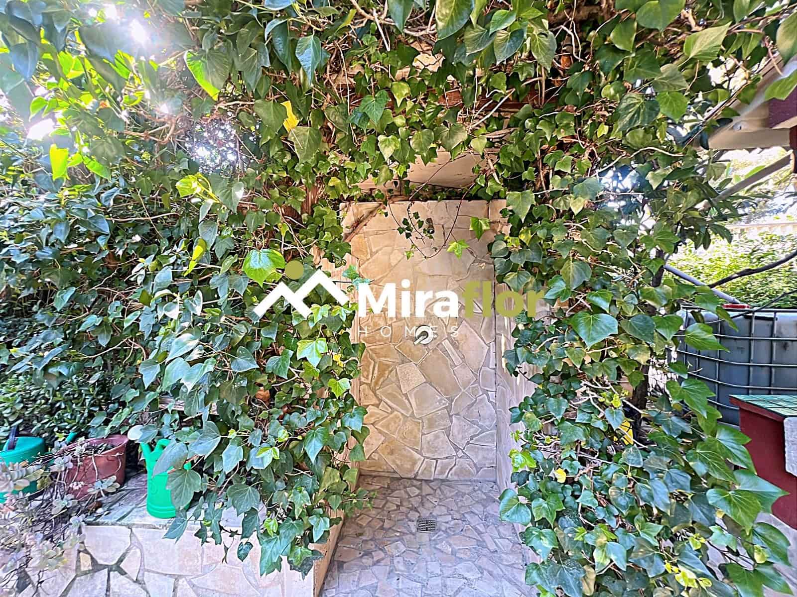 4 Zimmer Villa zu verkaufen in Denia mit Pool - 619.000 € (Ref: 8867491)