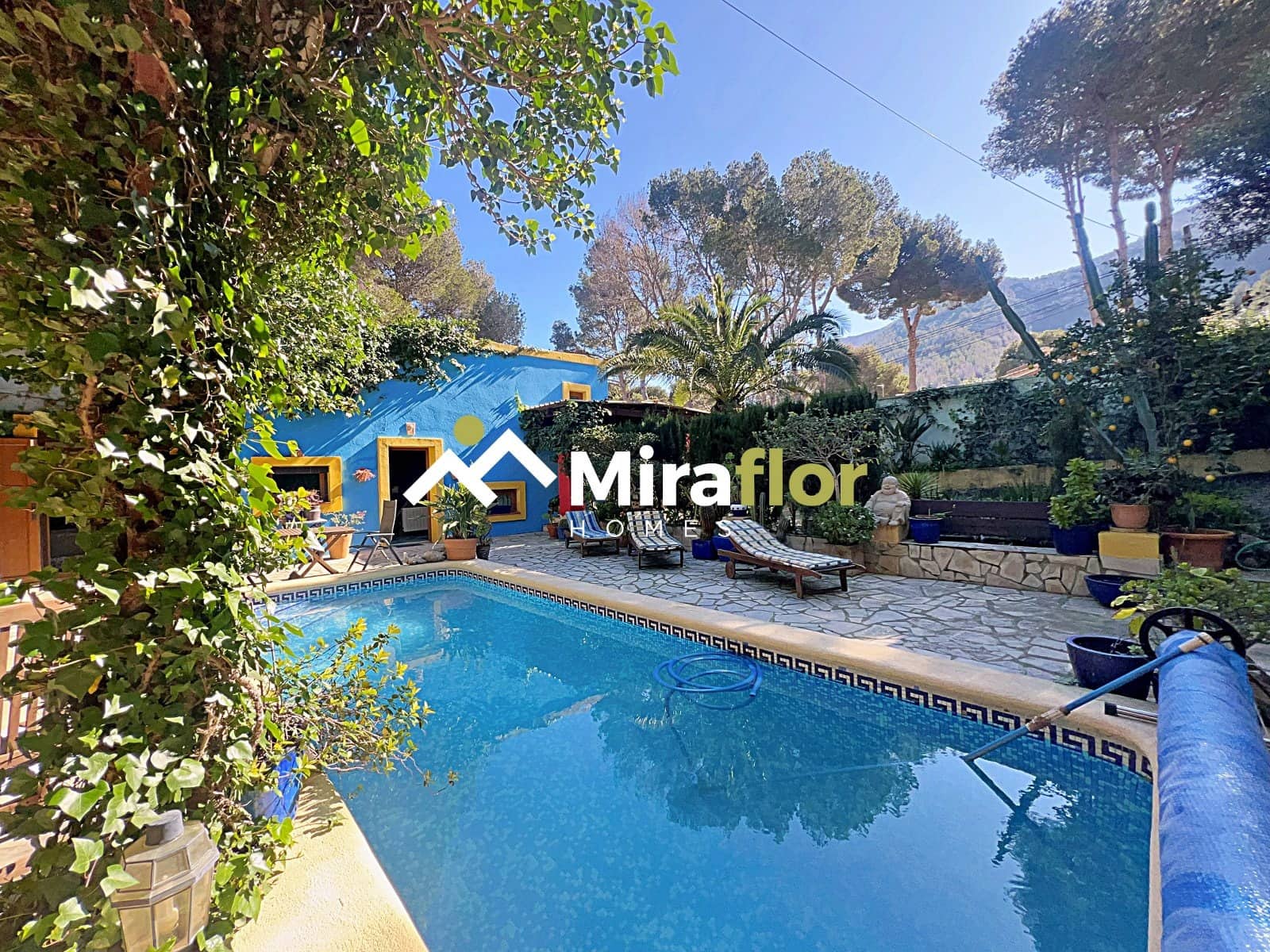 4 Zimmer Villa zu verkaufen in Denia mit Pool - 619.000 € (Ref: 8867491)