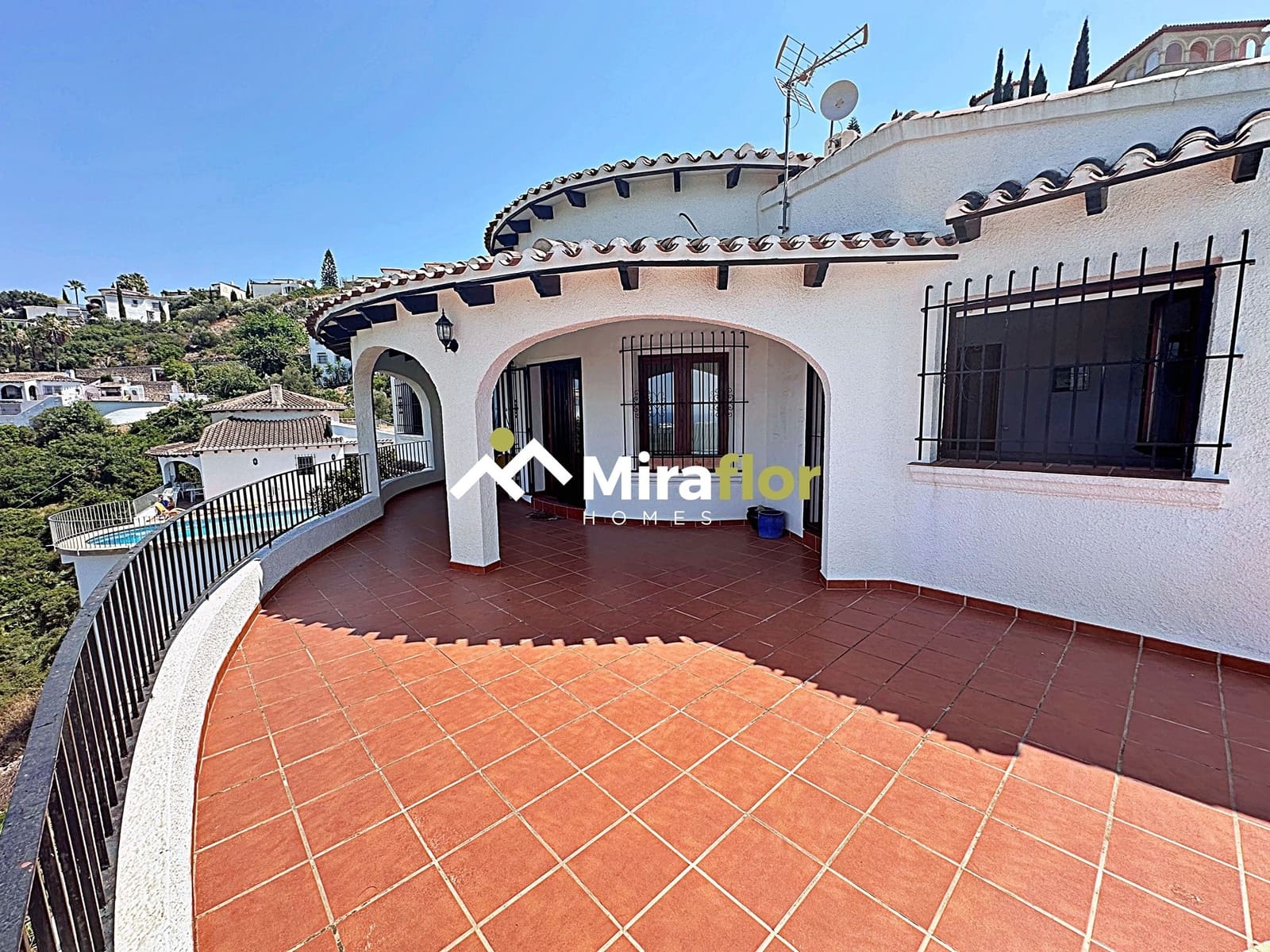 4 soveværelse Villa til salg i Monte Pego med swimmingpool - € 495.000 (Ref: 8937281)