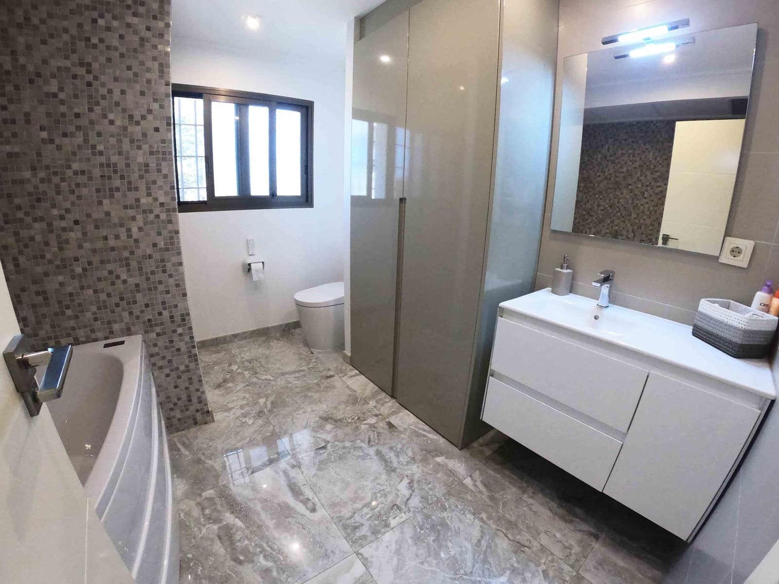 7 bedroom Villa for sale in Denia with pool - € 790,000 (Ref: 9005818)