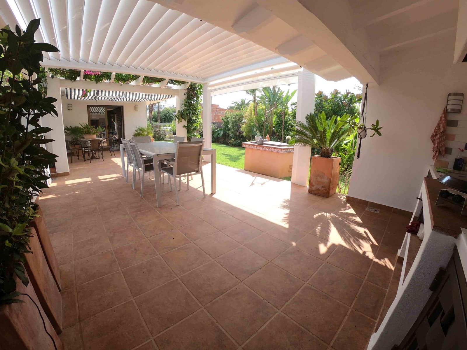 7 bedroom Villa for sale in Denia with pool - € 790,000 (Ref: 9005818)