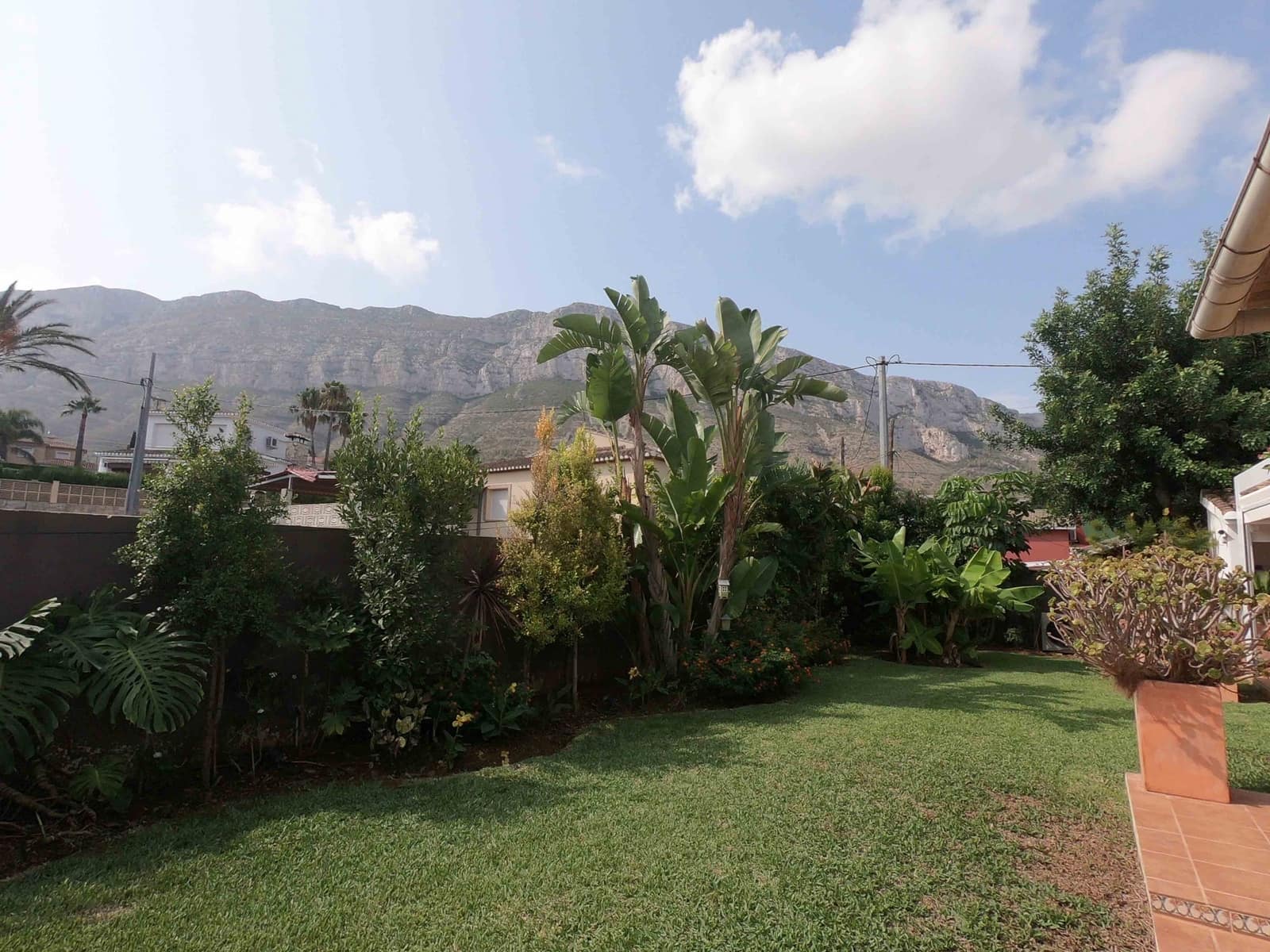 7 bedroom Villa for sale in Denia with pool - € 790,000 (Ref: 9005818)