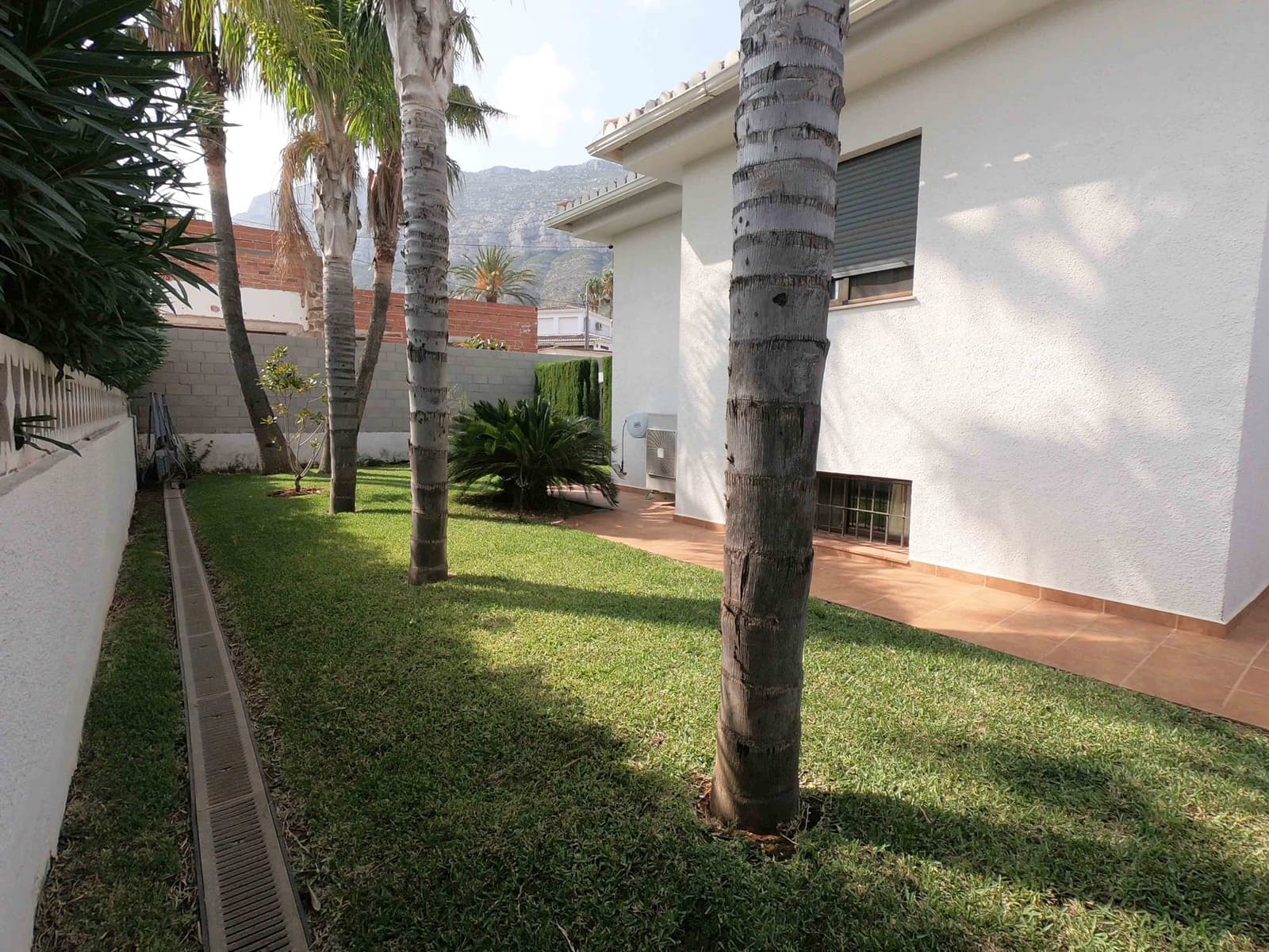 7 bedroom Villa for sale in Denia with pool - € 790,000 (Ref: 9005818)