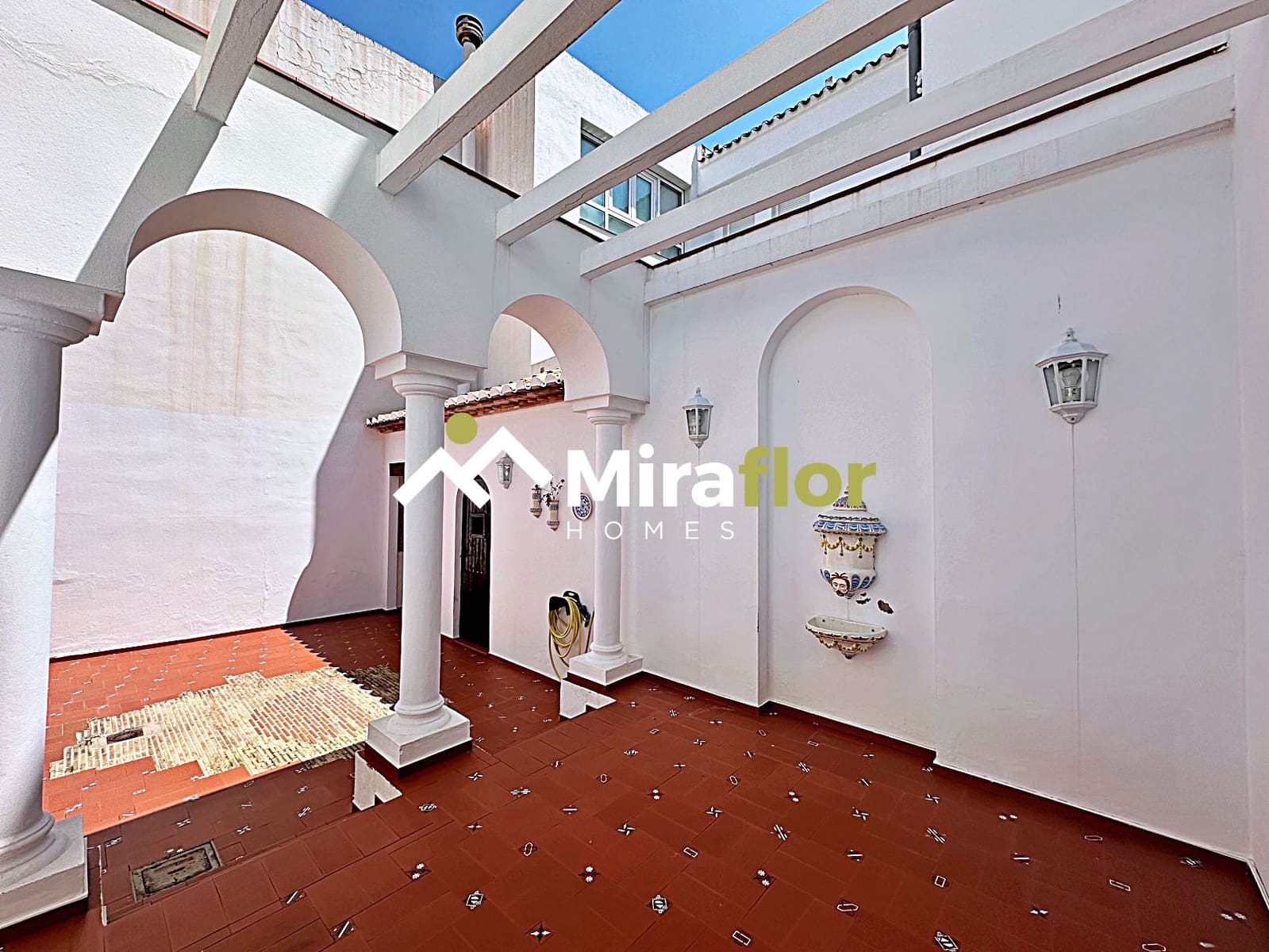 3 bedroom Townhouse for sale in Ondara - € 680,000 (Ref: 9017430)