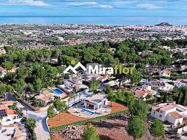 3 slaapkamer Villa te koop in Dénia met zwembad - € 710.000 (Ref: 9033547)