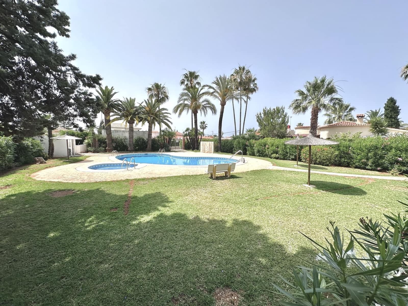 2 soveværelse Villa til salg i Els Poblets med swimmingpool - € 295.000 (Ref: 9048674)