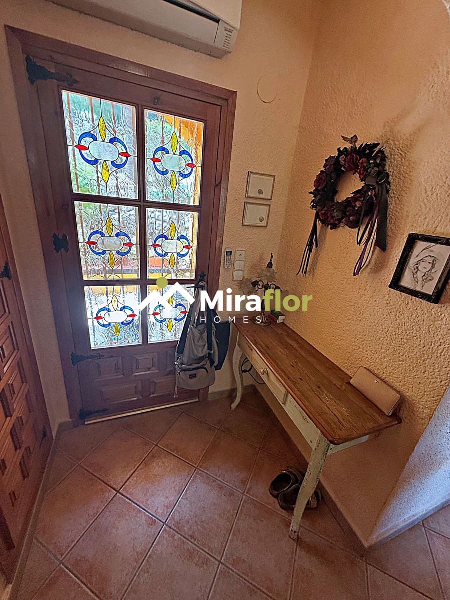 5 soveværelse Villa til salg i Benidoleig med swimmingpool - € 465.000 (Ref: 9110187)