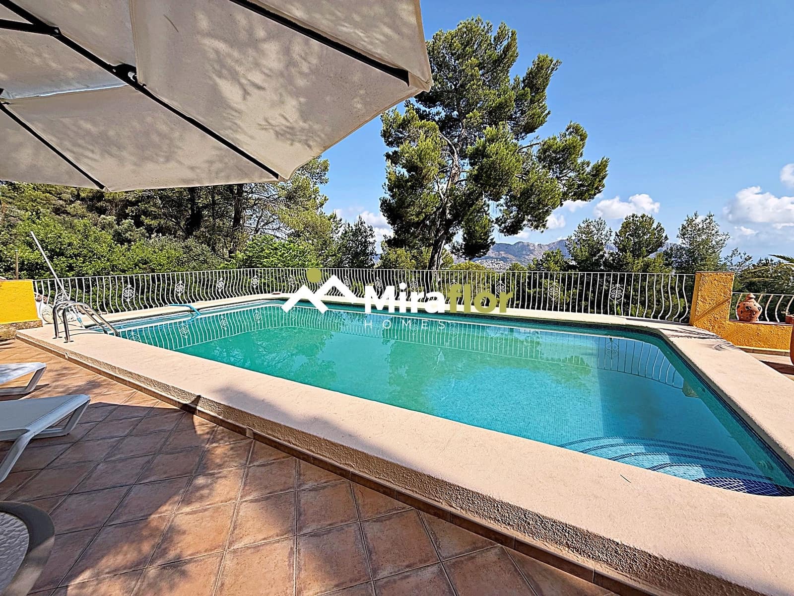 5 soveværelse Villa til salg i Benidoleig med swimmingpool - € 465.000 (Ref: 9110187)