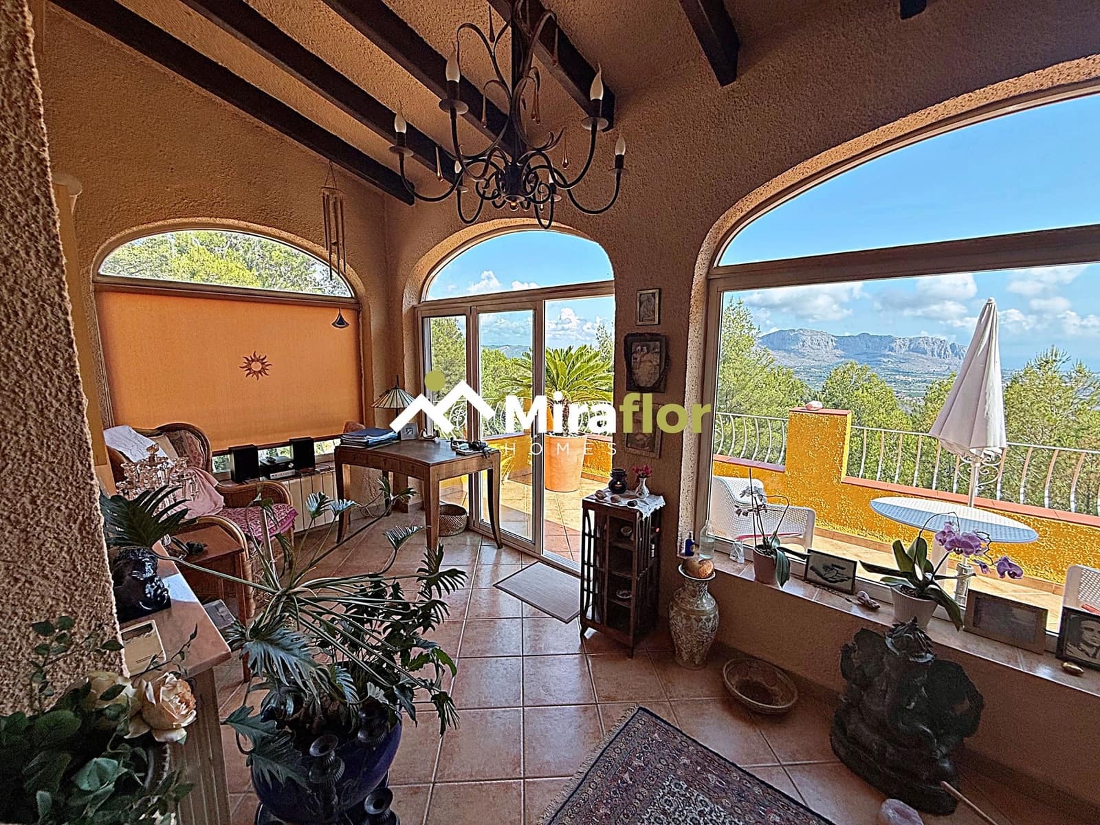 5 soveværelse Villa til salg i Benidoleig med swimmingpool - € 465.000 (Ref: 9110187)