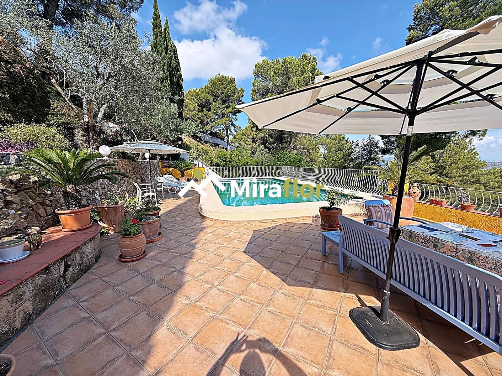 5 soveværelse Villa til salg i Benidoleig med swimmingpool - € 465.000 (Ref: 9110187)