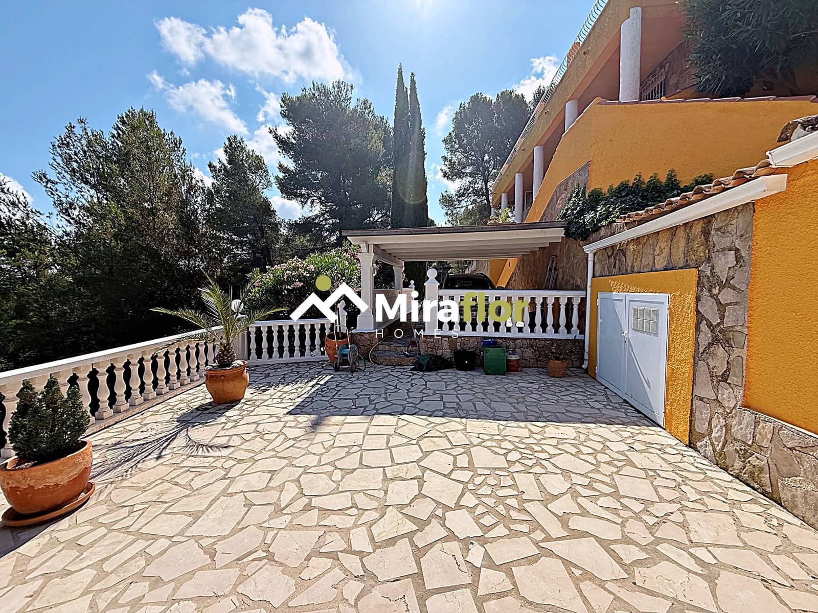 5 soveværelse Villa til salg i Benidoleig med swimmingpool - € 465.000 (Ref: 9110187)