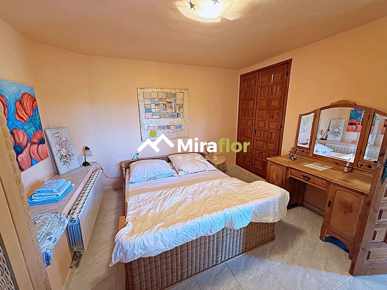 5 bedroom Villa for sale in Benidoleig with pool - € 455,000 (Ref: 9110187)