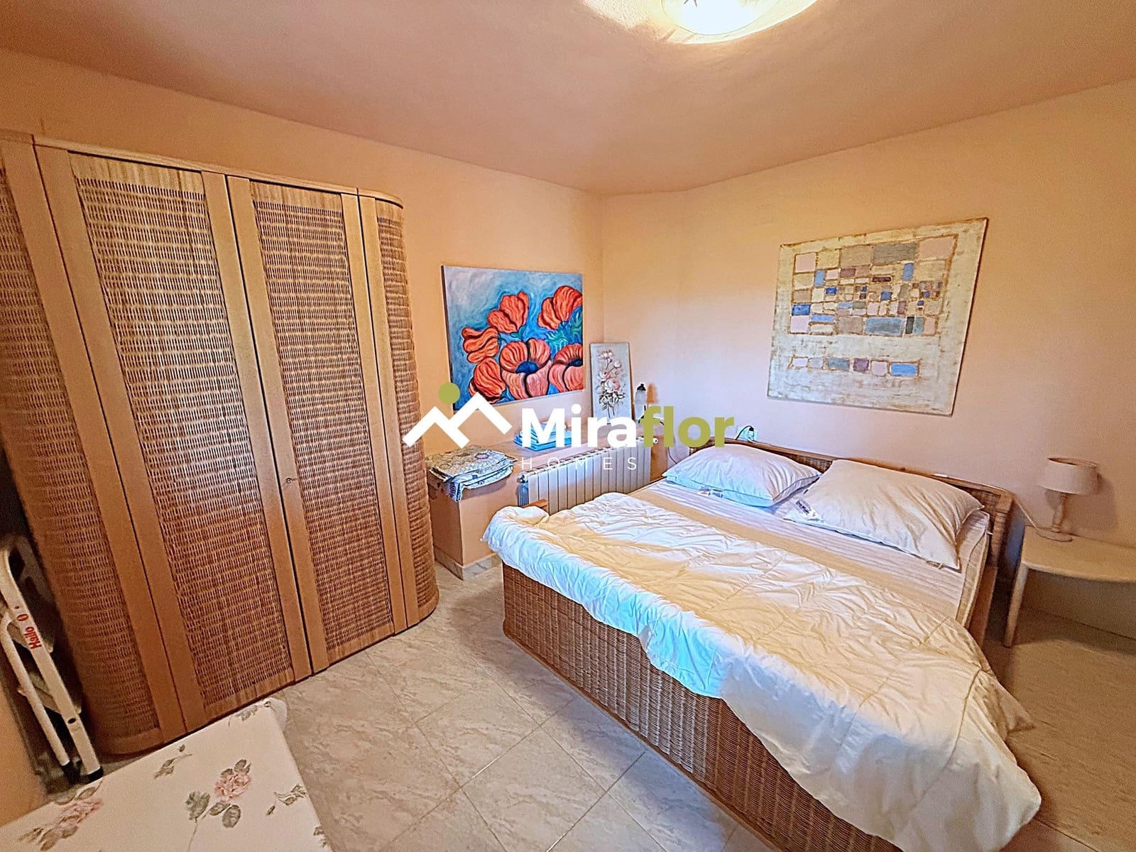 5 bedroom Villa for sale in Benidoleig with pool - € 455,000 (Ref: 9110187)