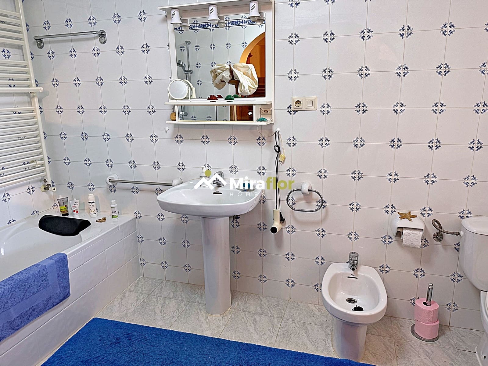 5 bedroom Villa for sale in Benidoleig with pool - € 455,000 (Ref: 9110187)