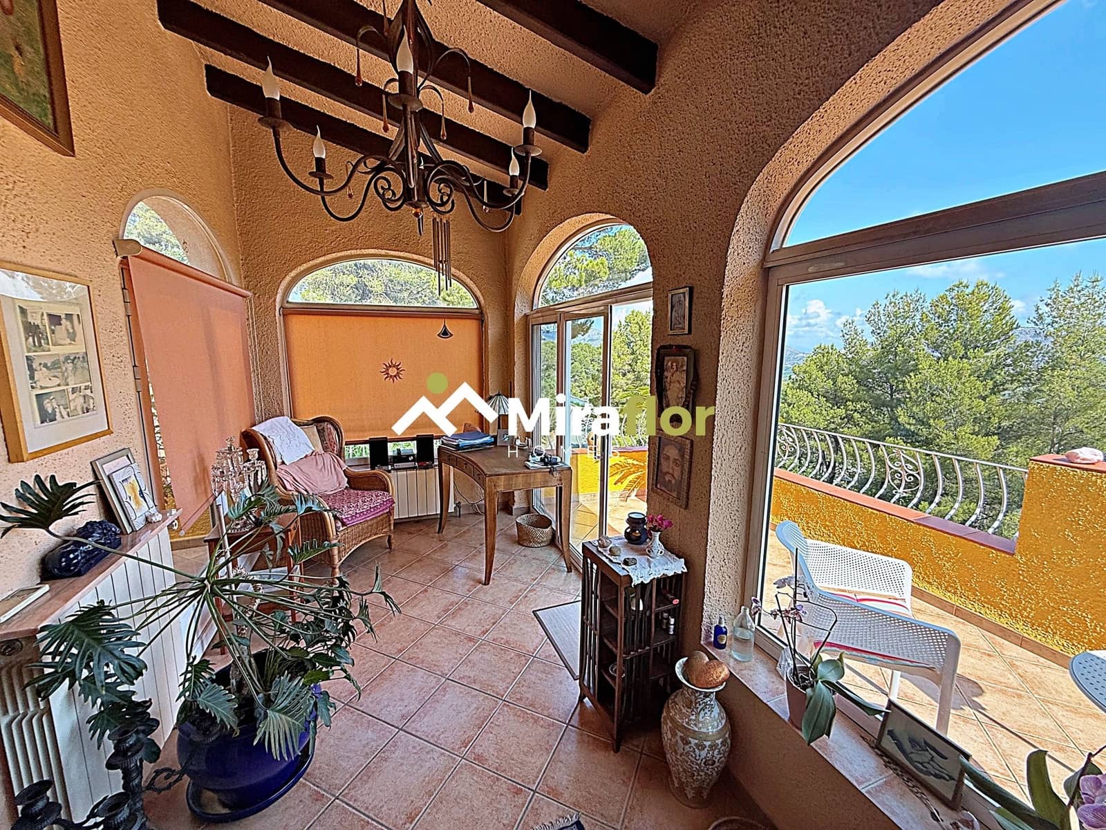 5 bedroom Villa for sale in Benidoleig with pool - € 455,000 (Ref: 9110187)