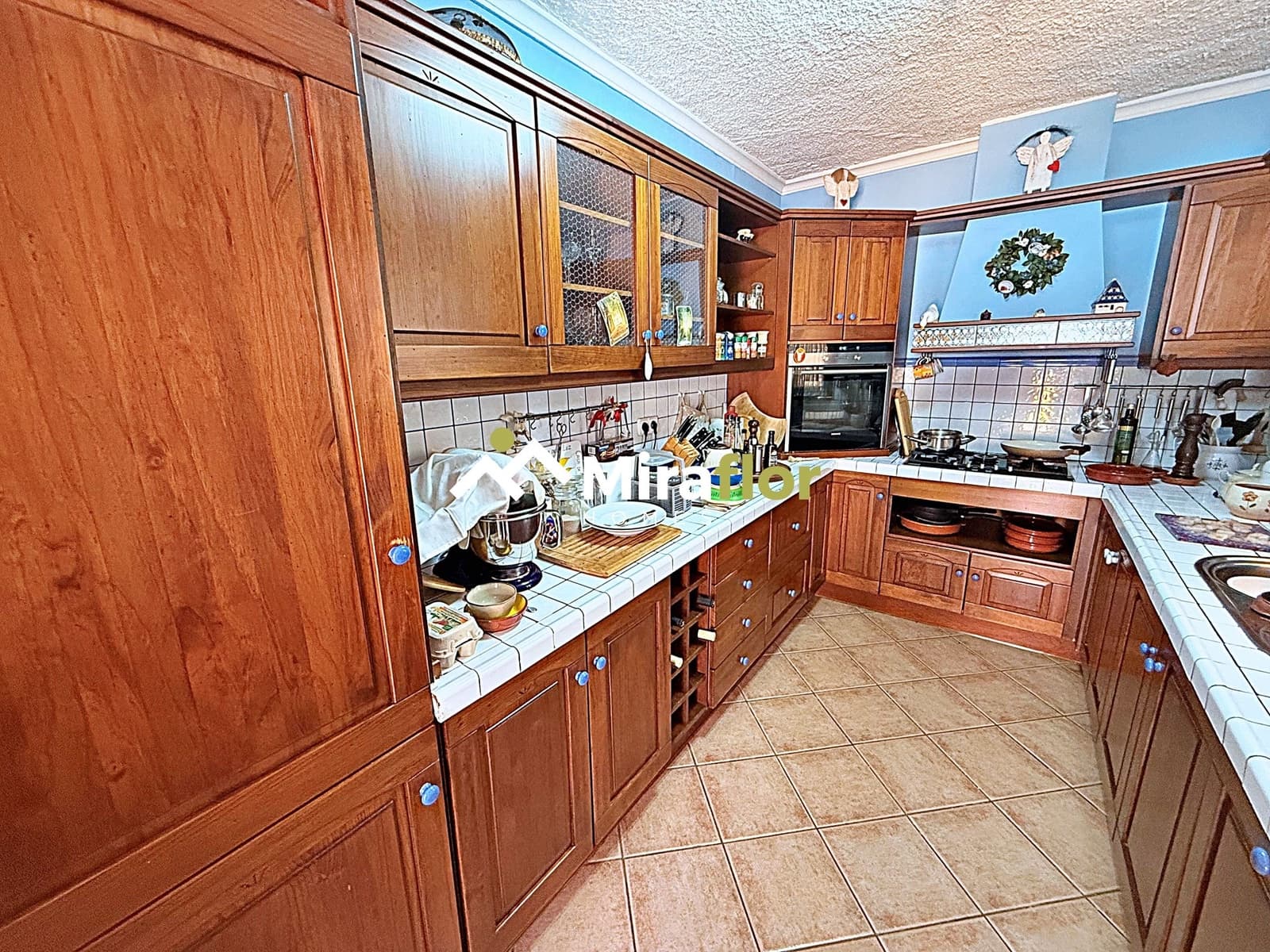 5 bedroom Villa for sale in Benidoleig with pool - € 455,000 (Ref: 9110187)