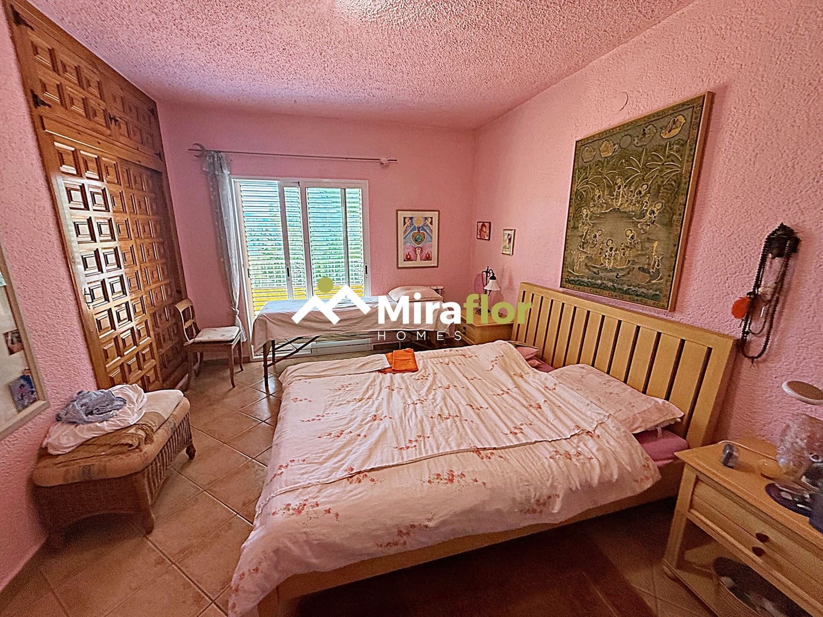 5 bedroom Villa for sale in Benidoleig with pool - € 455,000 (Ref: 9110187)