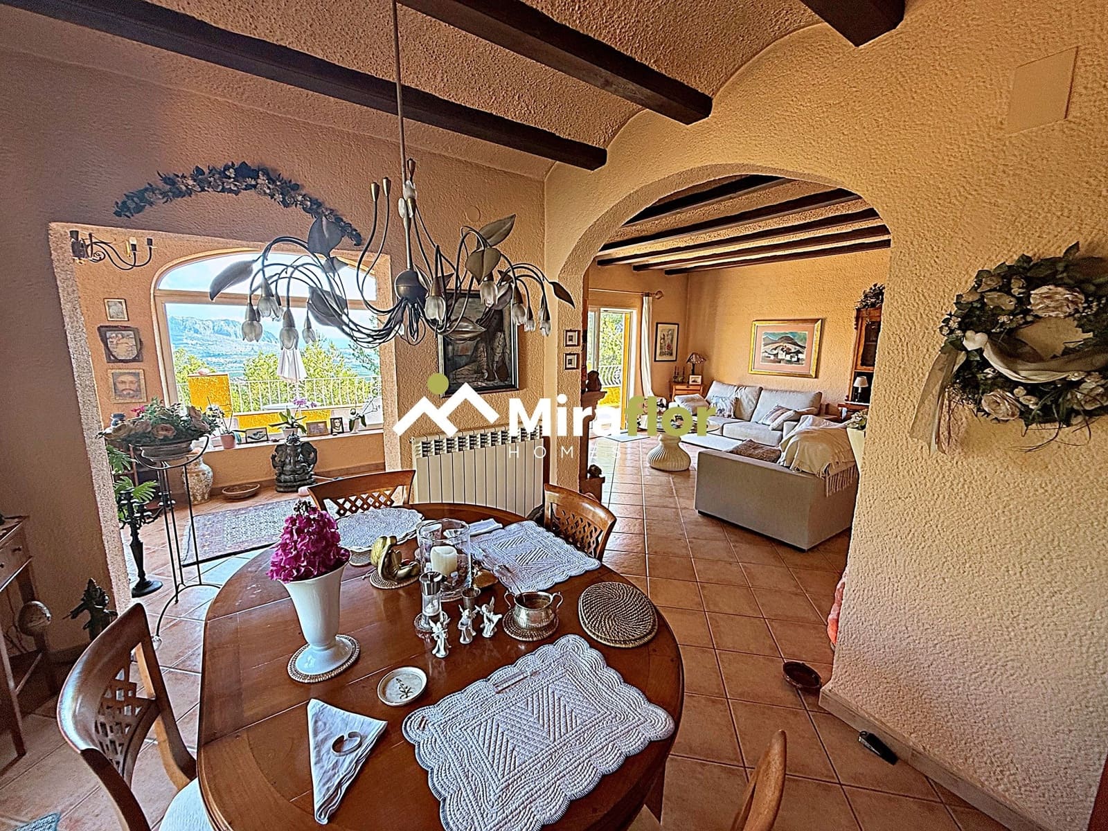 5 bedroom Villa for sale in Benidoleig with pool - € 455,000 (Ref: 9110187)