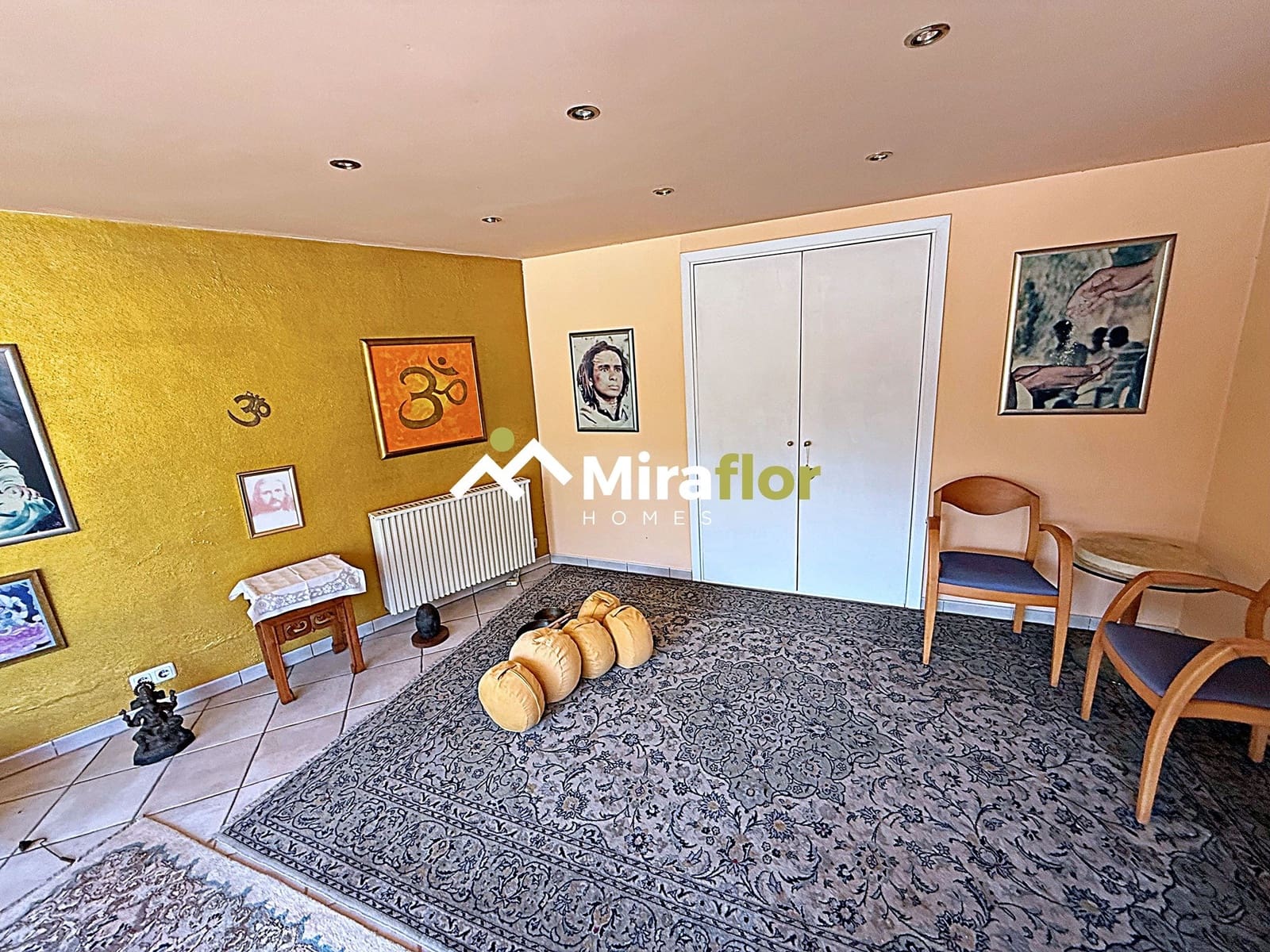 5 bedroom Villa for sale in Benidoleig with pool - € 455,000 (Ref: 9110187)