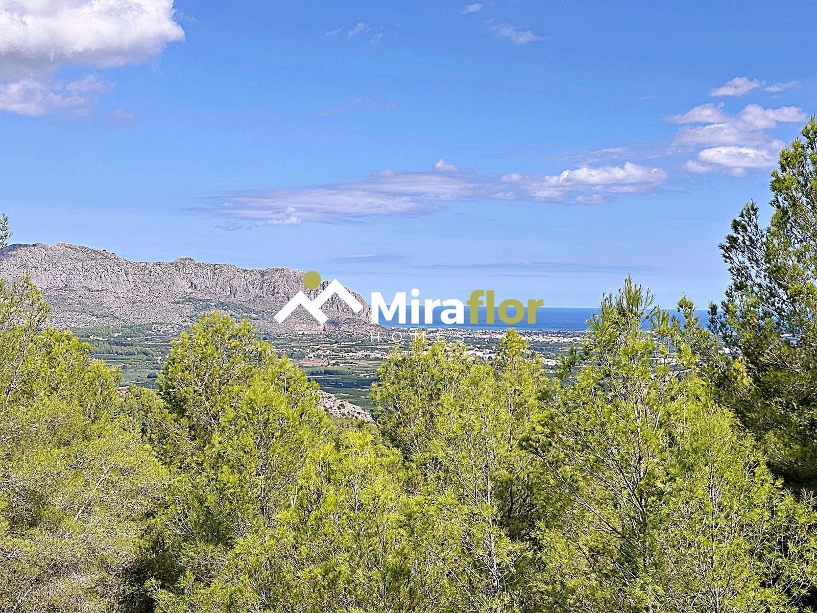 5 bedroom Villa for sale in Benidoleig with pool - € 455,000 (Ref: 9110187)