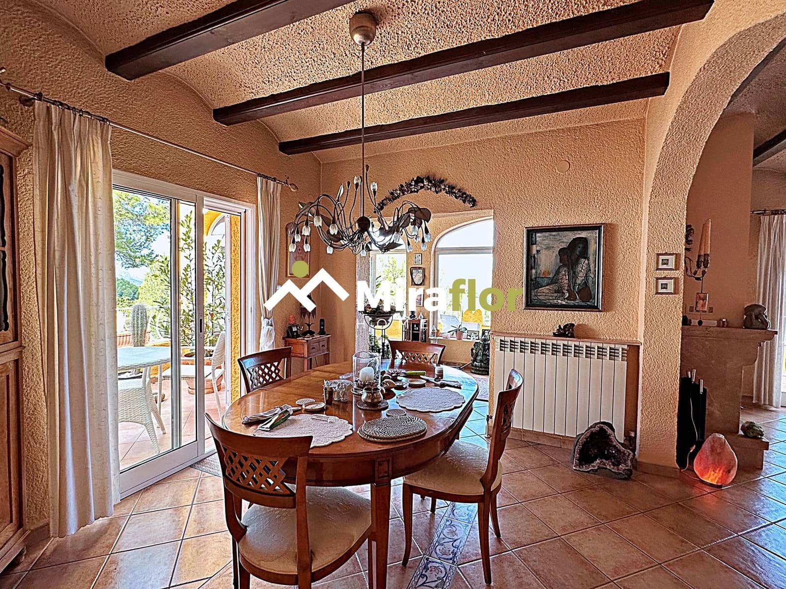 5 bedroom Villa for sale in Benidoleig with pool - € 455,000 (Ref: 9110187)
