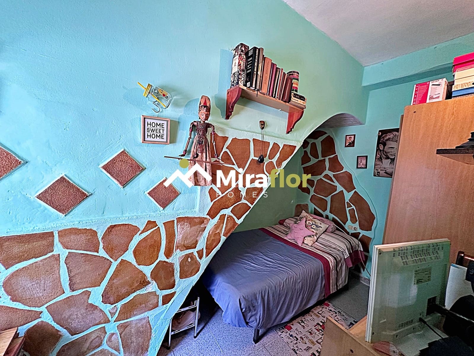 3 bedroom Townhouse for sale in Denia - € 160,000 (Ref: 9136172)