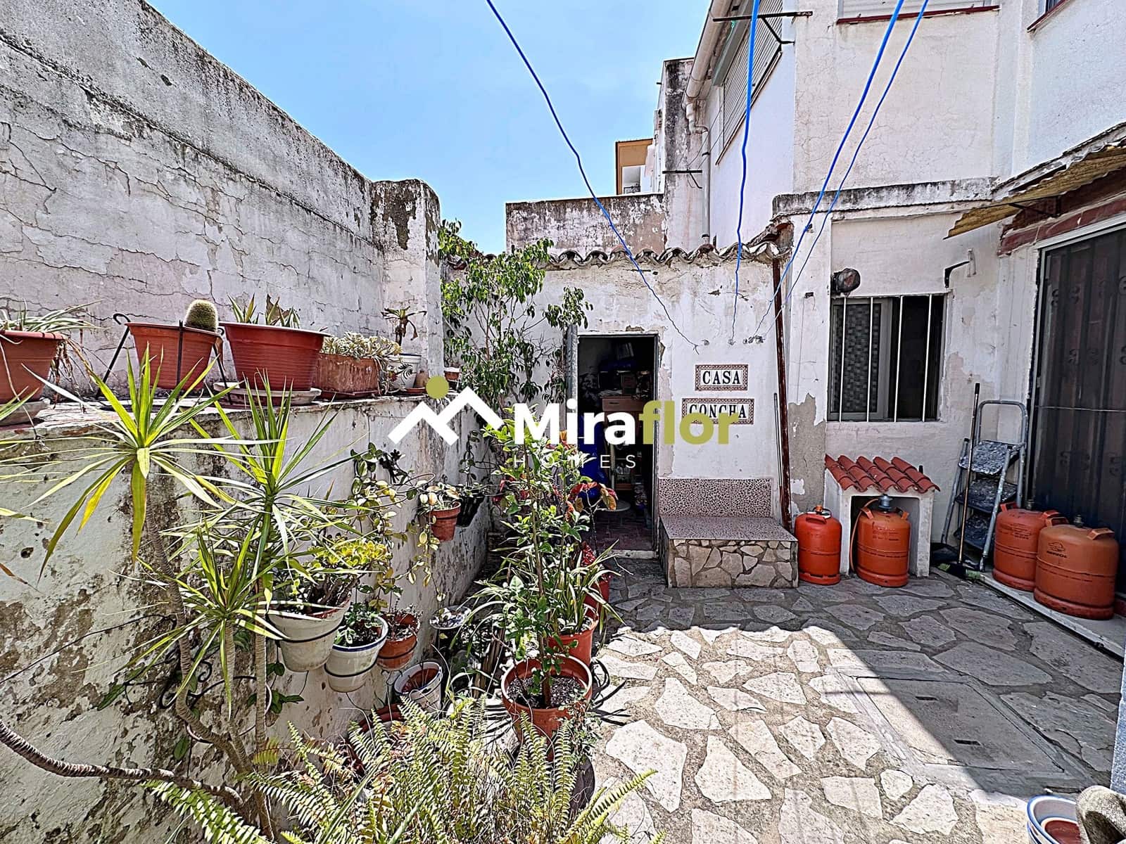 3 bedroom Townhouse for sale in Denia - € 160,000 (Ref: 9136172)