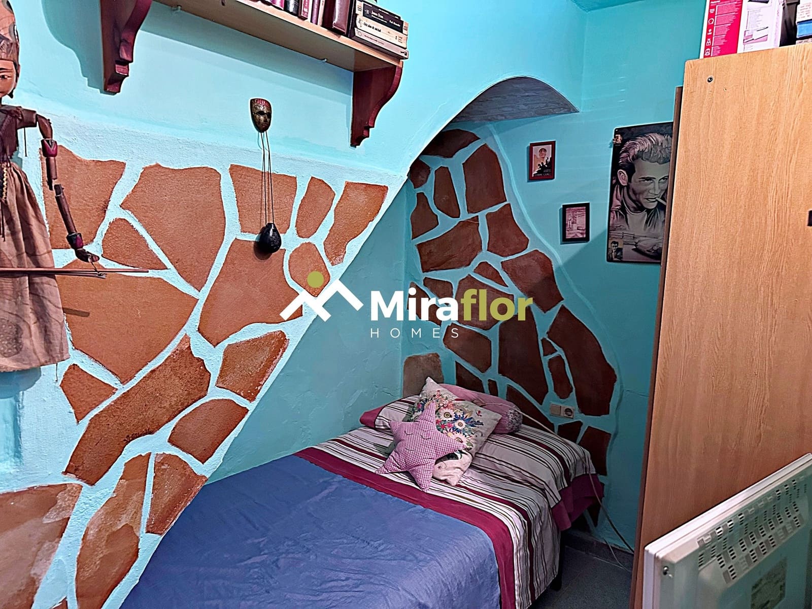 3 bedroom Townhouse for sale in Denia - € 160,000 (Ref: 9136172)