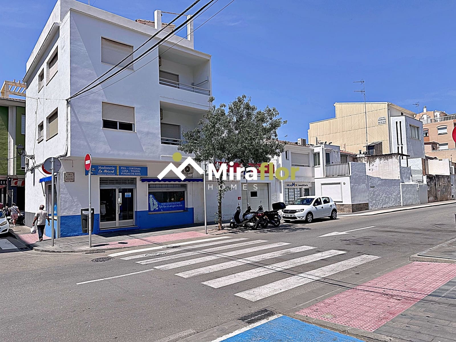 3 bedroom Townhouse for sale in Denia - € 160,000 (Ref: 9136172)