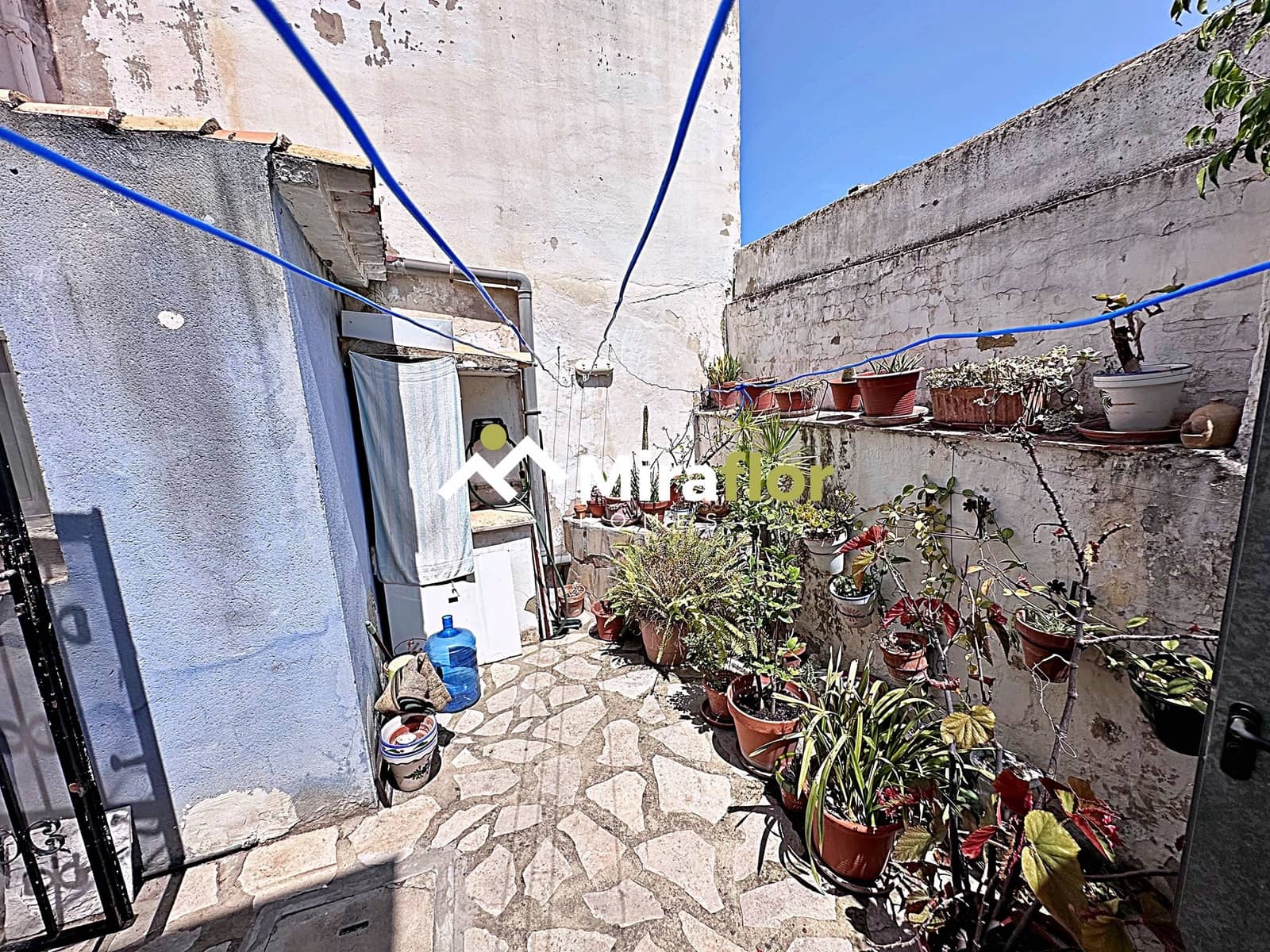 3 bedroom Townhouse for sale in Denia - € 160,000 (Ref: 9136172)