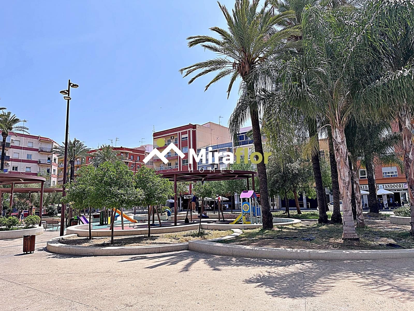 3 bedroom Townhouse for sale in Denia - € 160,000 (Ref: 9136172)