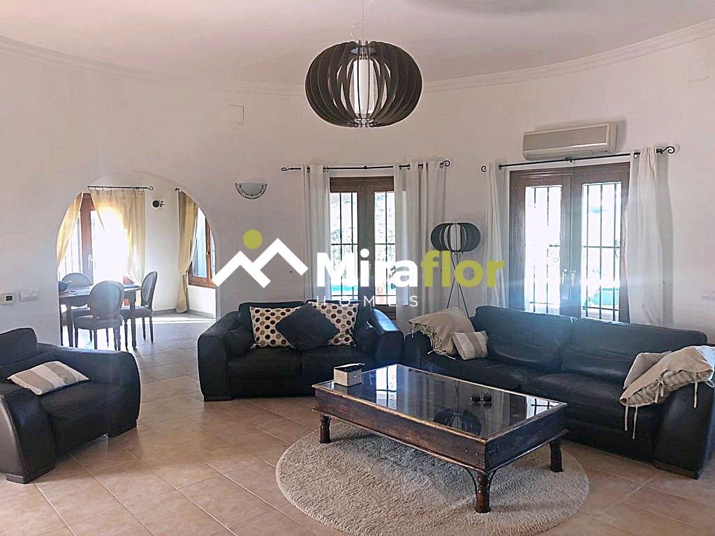 4 soveværelse Villa til salg i Monte Pego med swimmingpool - € 780.000 (Ref: 9149174)