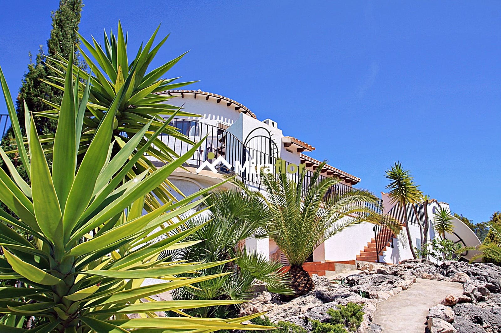 4 soveværelse Villa til salg i Monte Pego med swimmingpool - € 780.000 (Ref: 9149174)