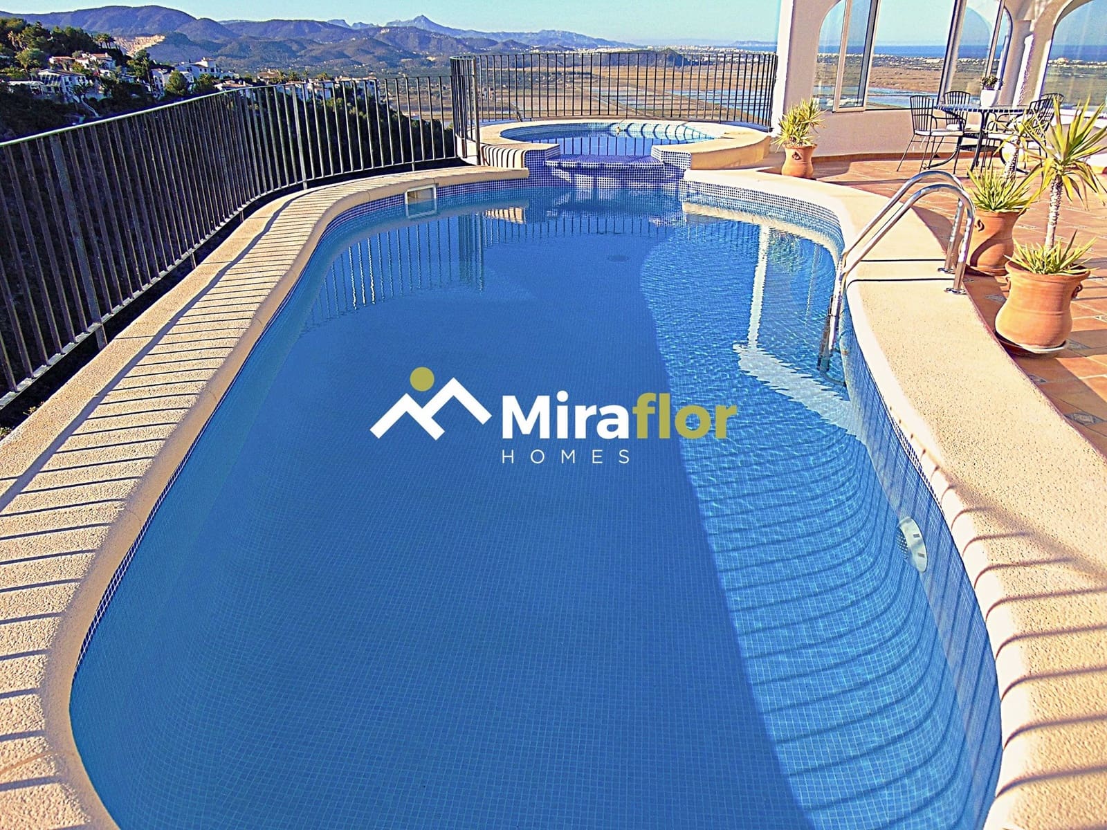 4 soveværelse Villa til salg i Monte Pego med swimmingpool - € 780.000 (Ref: 9149174)