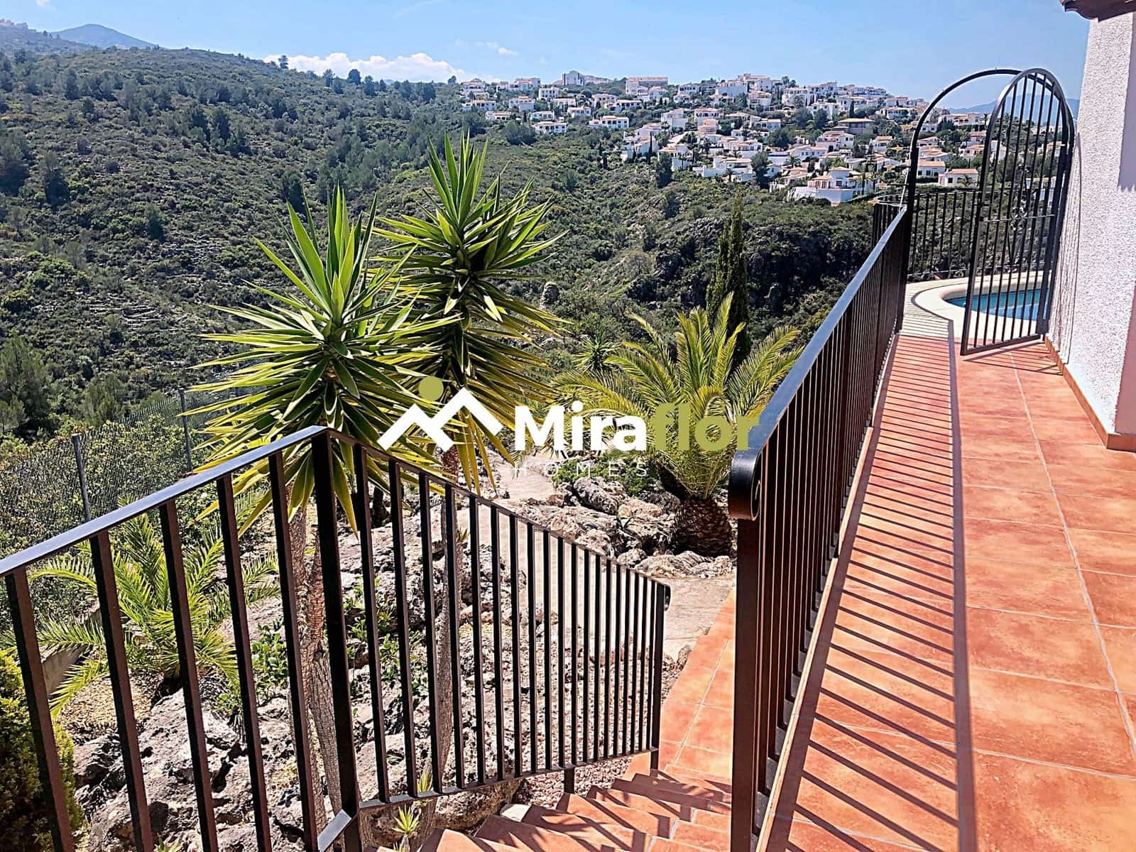 4 soveværelse Villa til salg i Monte Pego med swimmingpool - € 780.000 (Ref: 9149174)