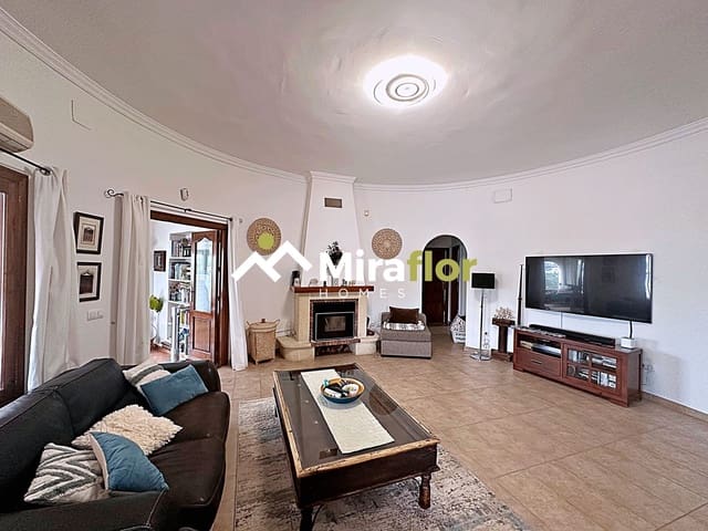 4 makuuhuone Huvila myytävänä paikassa Monte Pego, Pego mukana uima-altaan - 780 000 € (Ref: 9149174)