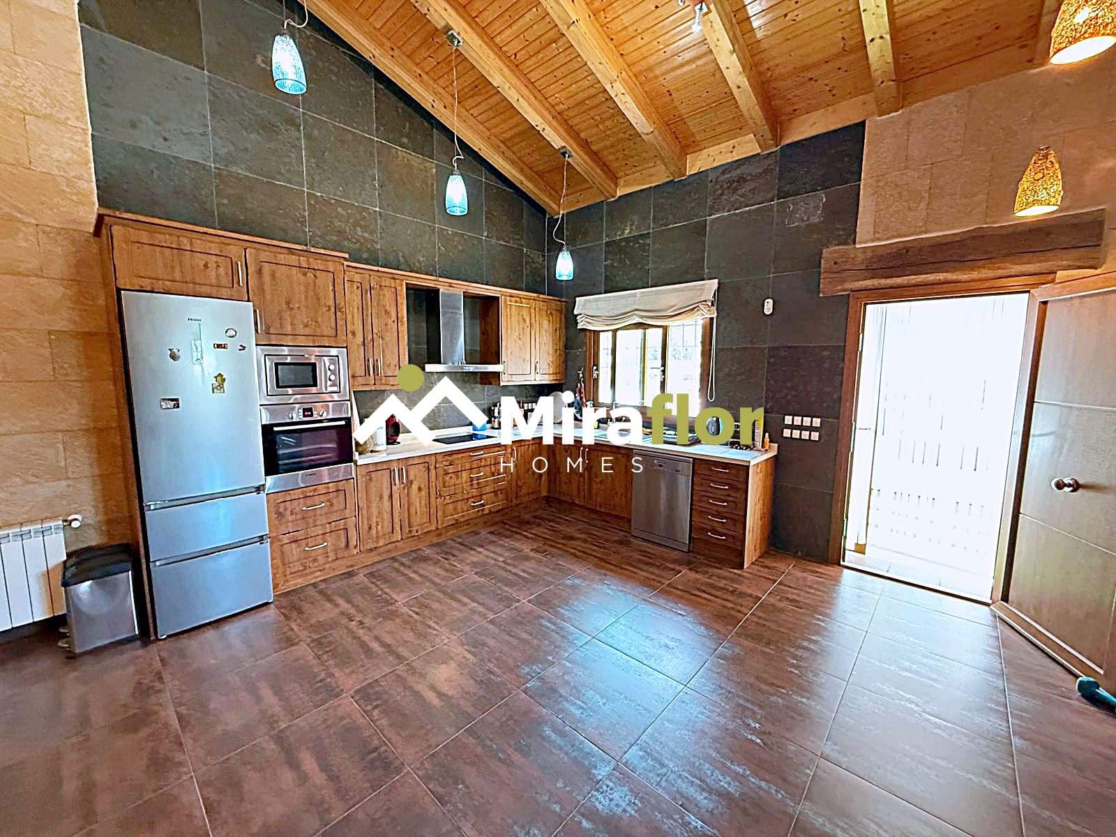 3 slaapkamer Villa te koop in Els Poblets met zwembad - € 1.050.000 (Ref: 9227189)