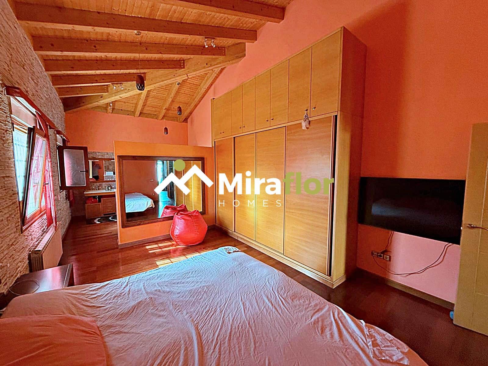 3 slaapkamer Villa te koop in Els Poblets met zwembad - € 1.050.000 (Ref: 9227189)