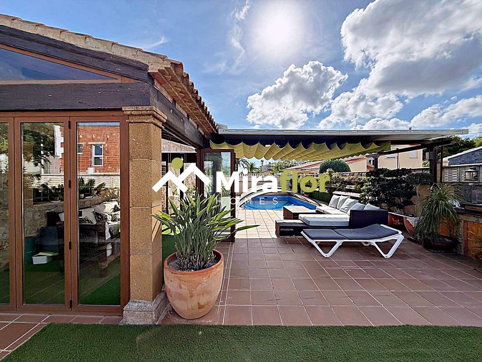 3 slaapkamer Villa te koop in Els Poblets met zwembad - € 1.050.000 (Ref: 9227189)