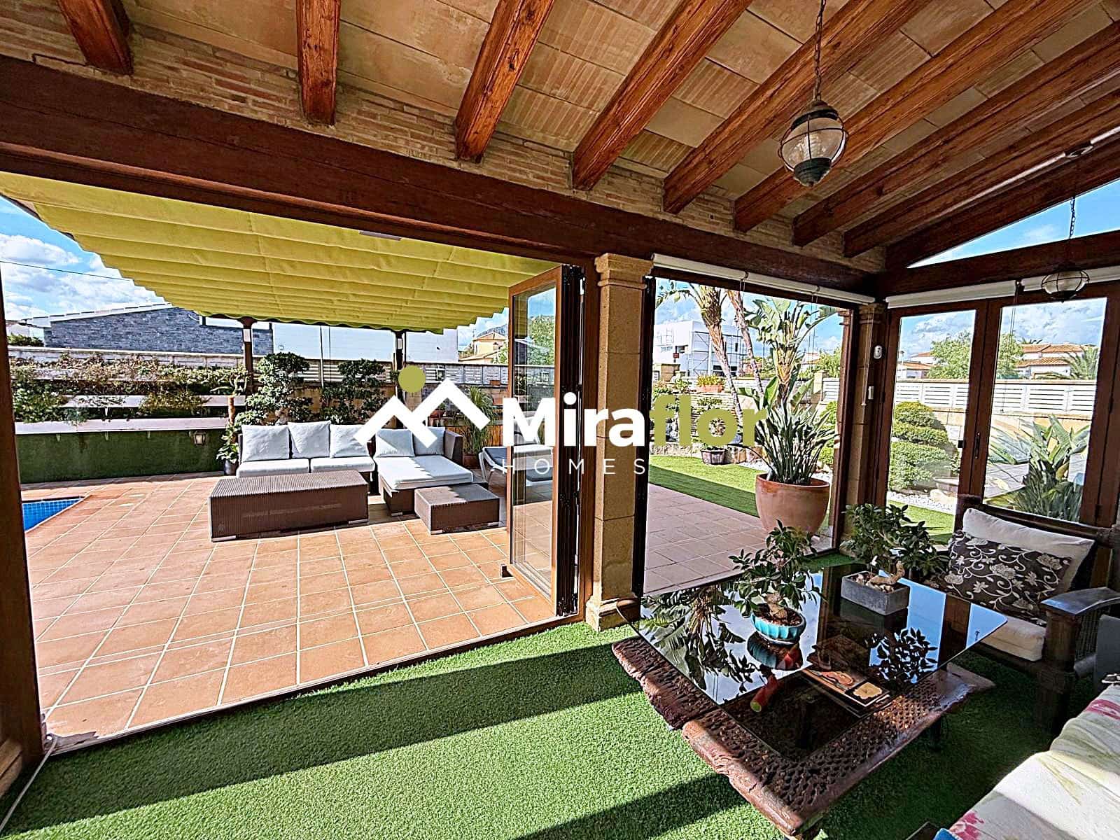 3 slaapkamer Villa te koop in Els Poblets met zwembad - € 1.050.000 (Ref: 9227189)