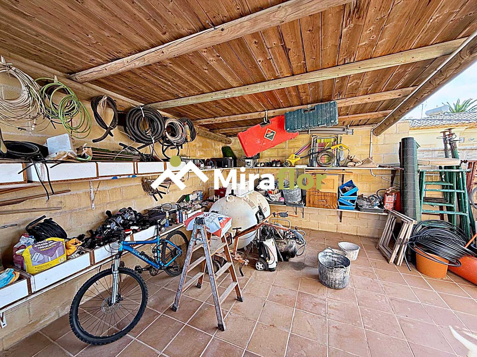 3 slaapkamer Villa te koop in Els Poblets met zwembad - € 1.050.000 (Ref: 9227189)