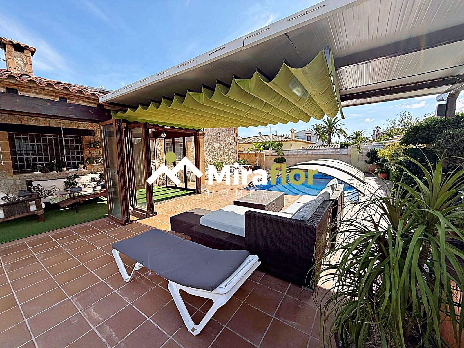 Chalet de 3 habitaciones en Els Poblets en venta con piscina - 1.050.000 € (Ref: 9227189)