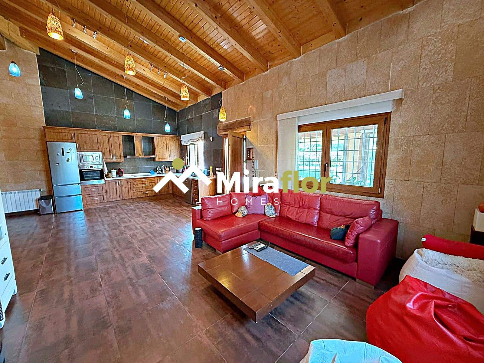 Chalet de 3 habitaciones en Els Poblets en venta con piscina - 1.050.000 € (Ref: 9227189)
