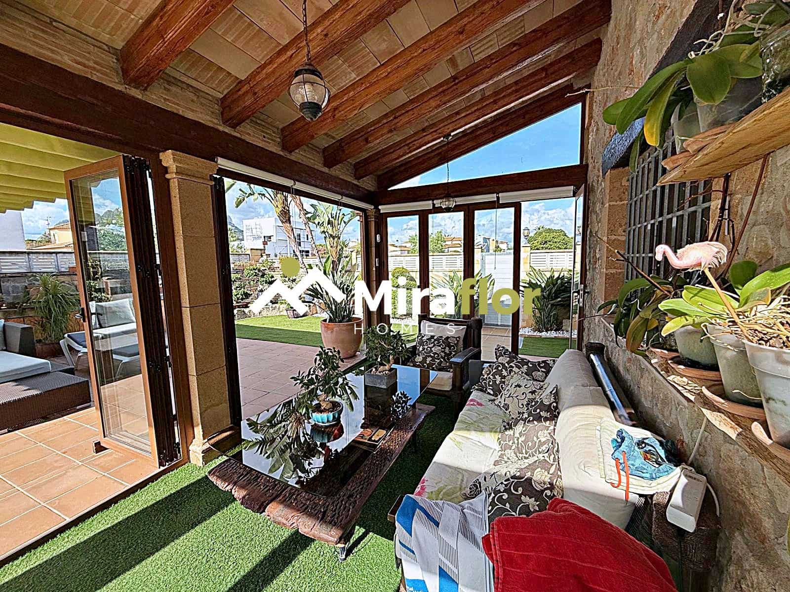 Chalet de 3 habitaciones en Els Poblets en venta con piscina - 1.050.000 € (Ref: 9227189)