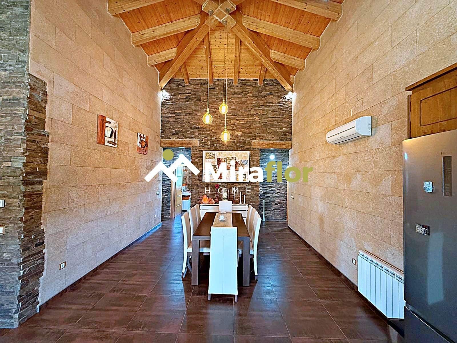 Chalet de 3 habitaciones en Els Poblets en venta con piscina - 1.050.000 € (Ref: 9227189)