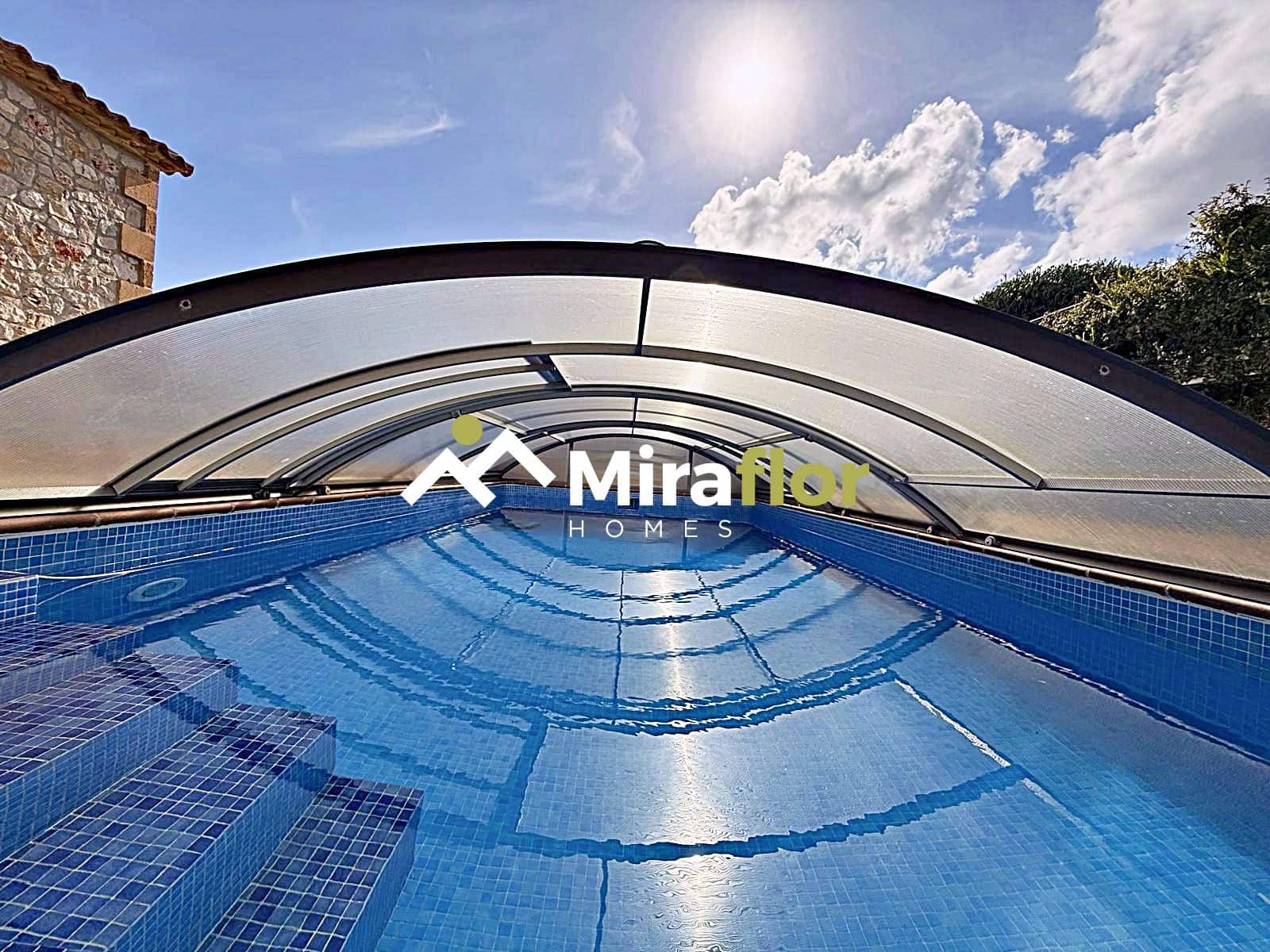 Chalet de 3 habitaciones en Els Poblets en venta con piscina - 1.050.000 € (Ref: 9227189)