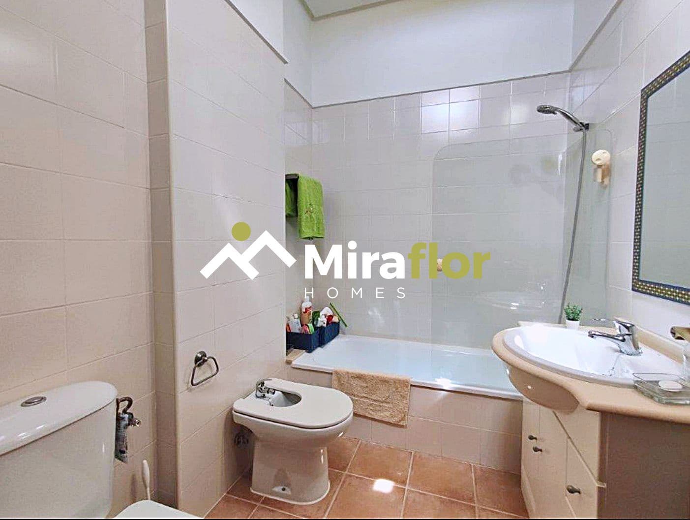 2 slaapkamer Penthouse te koop in Denia met zwembad - € 330.000 (Ref: 9228465)