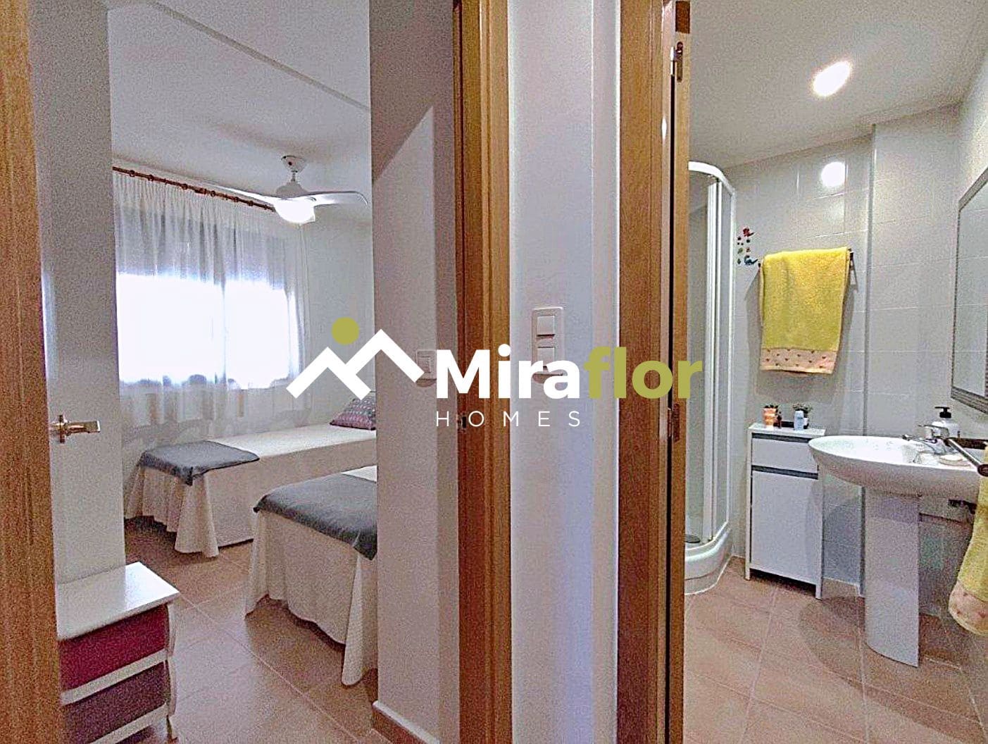 2 slaapkamer Penthouse te koop in Denia met zwembad - € 330.000 (Ref: 9228465)